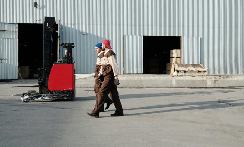 corporate operations signal structure